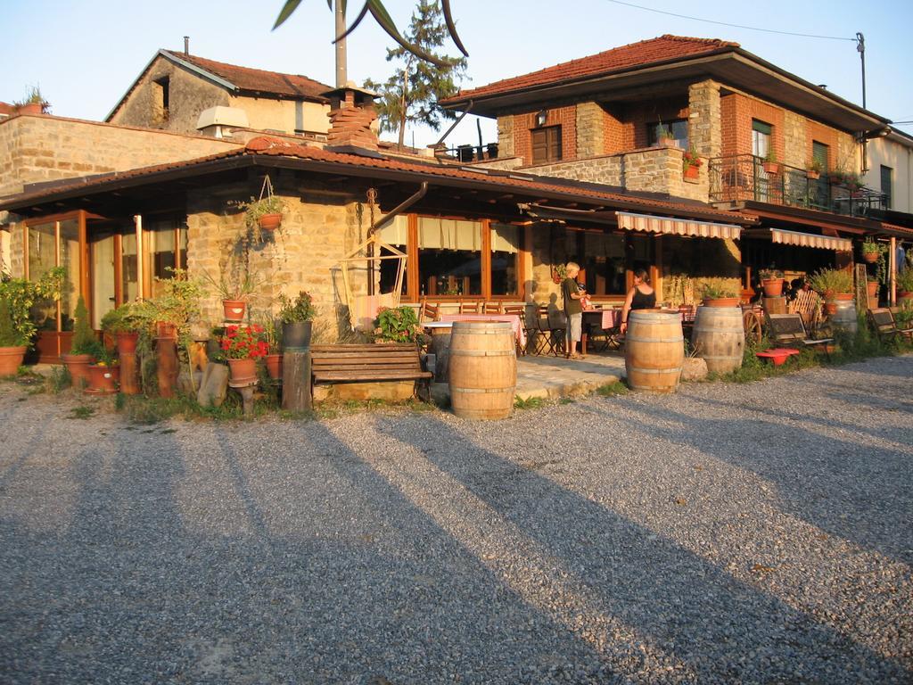 Agriturismo Gallo Cortemilia Buitenkant foto